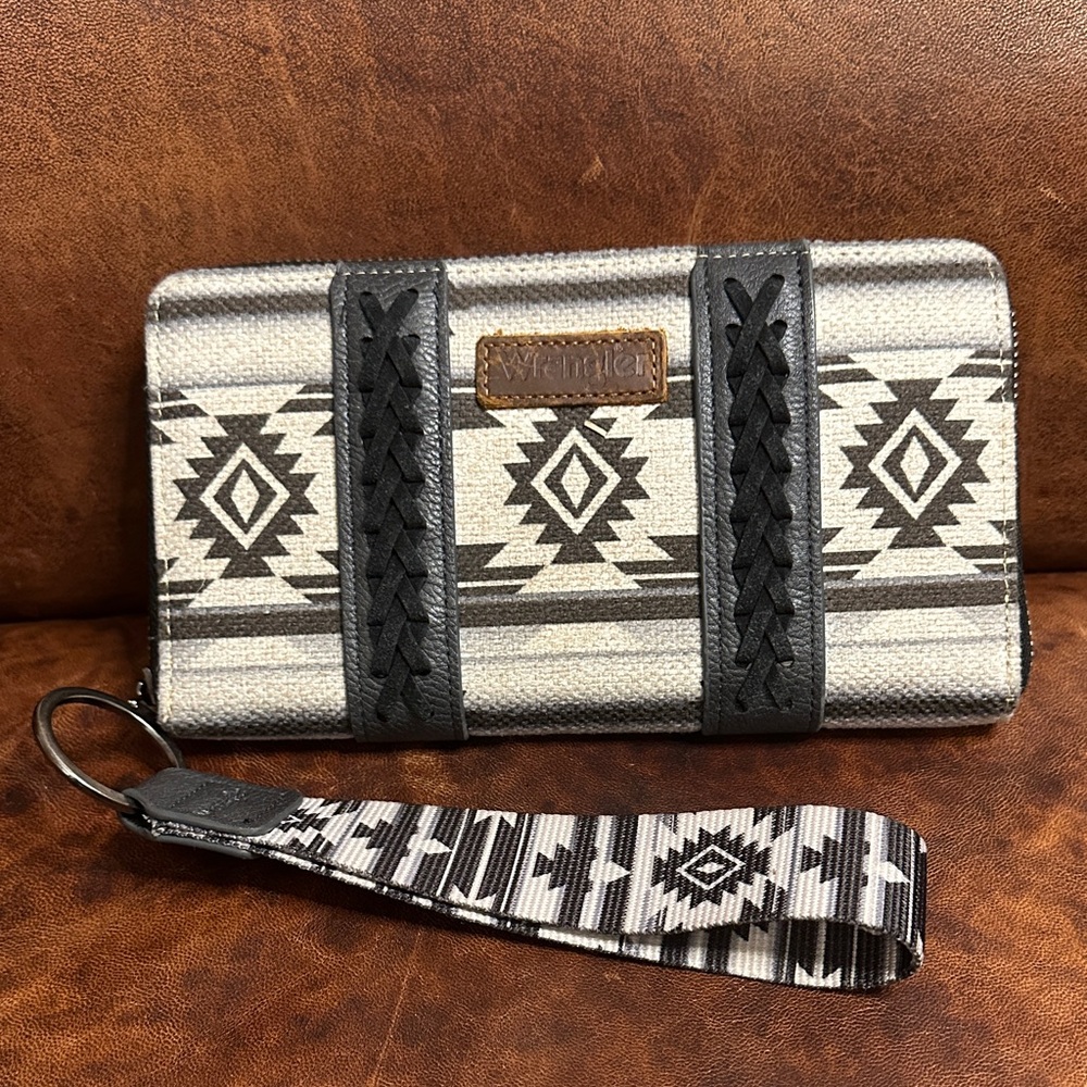 Wrangler Western Aztec Clutch Wristlet Wallet